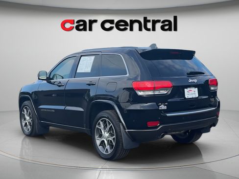 Used 2018 Jeep Grand Cherokee Limited AWD/4WD image 3