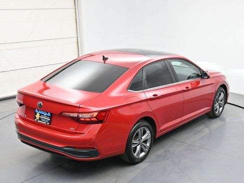 Certified 2024 Volkswagen Jetta SE FWD image 32