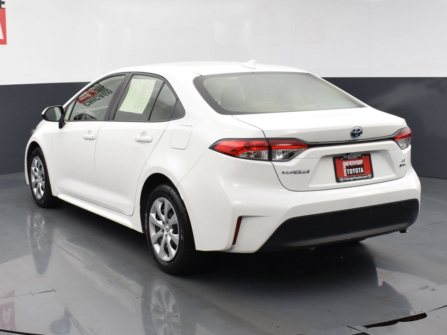 Used 2025 Toyota Corolla LE FWD image 3