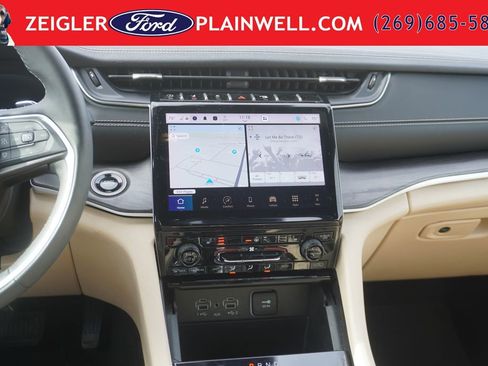 Used 2024 Jeep Grand Cherokee Limited AWD/4WD image 20