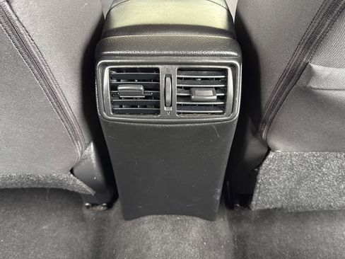 Used 2020 Nissan Rogue Sport S image 36