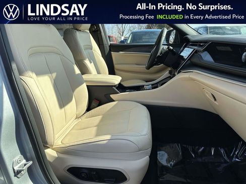 Used 2022 Jeep Grand Cherokee Limited 4xe image 12