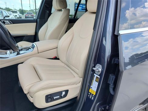 Used 2022 BMW X5 xDrive40i w/ Parking Assistance Package image 18