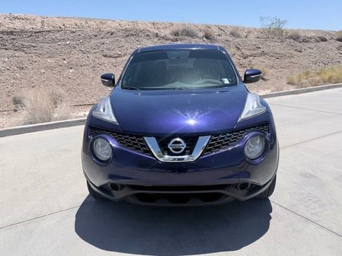 Used 2015 Nissan Juke S FWD image 2
