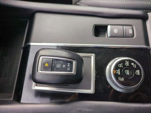 Used 2024 Mitsubishi Outlander SE image 12