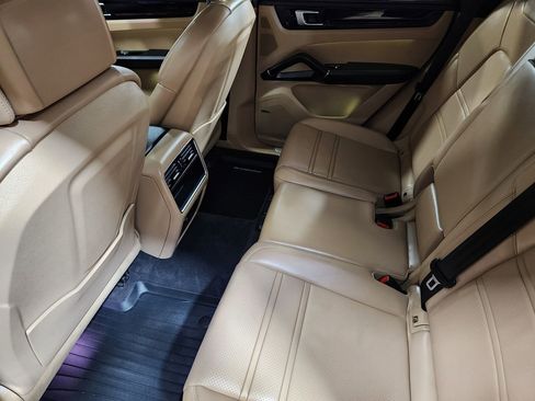 Used 2019 Porsche Cayenne image 53