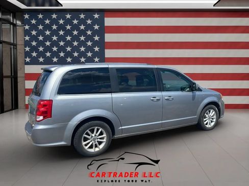 Used 2020 Dodge Grand Caravan SXT FWD image 6