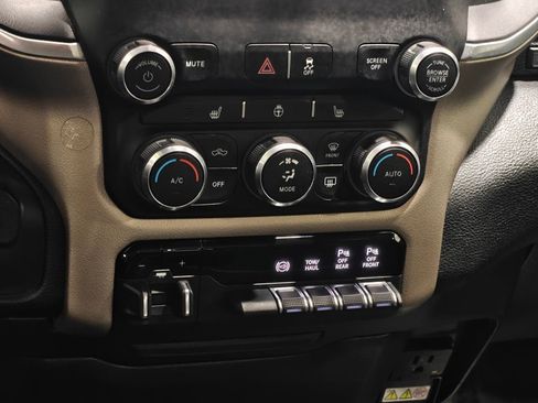 Used 2020 RAM 2500 Laramie AWD/4WD image 9