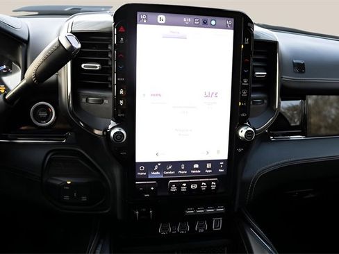 Used 2025 RAM 3500 Limited image 22