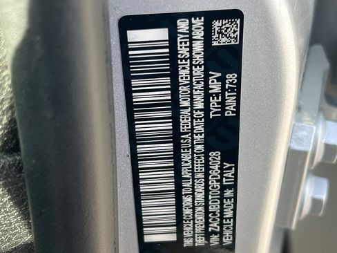 Used 2016 Jeep Renegade Limited image 25