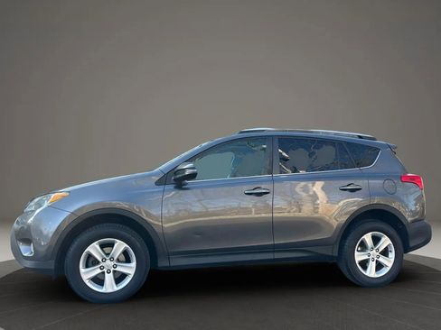 Used 2013 Toyota RAV4 XLE image 9