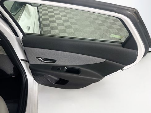 Used 2024 Hyundai Elantra Limited FWD image 30