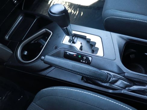 Used 2018 Toyota RAV4 XLE FWD image 17