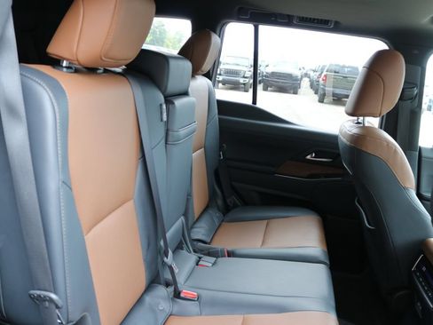 Used 2025 Lexus GX 550 w/ Cold Area Package AWD/4WD image 19