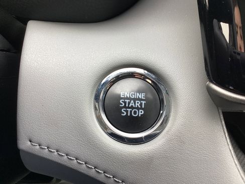 Certified 2023 Toyota Highlander XLE image 42