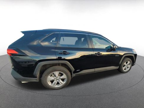 Used 2025 Toyota RAV4 LE image 8