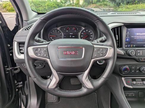 Used 2024 GMC Terrain SLT image 18
