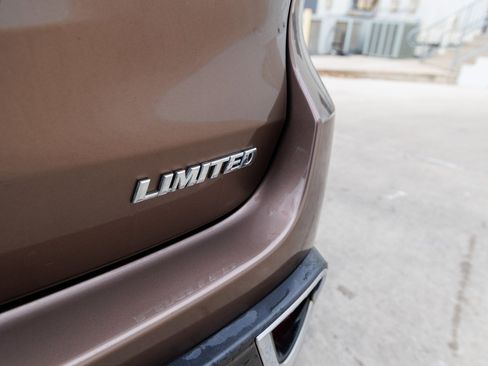 Used 2018 Toyota Highlander Limited Platinum image 12