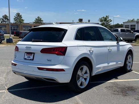 Used 2018 Audi Q5 2.0T Premium Plus w/ Premium Plus Package AWD/4WD image 3