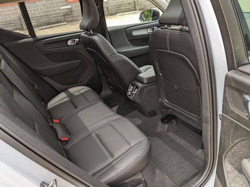 Certified 2024 Volvo XC40 B5 Core AWD/4WD image 25