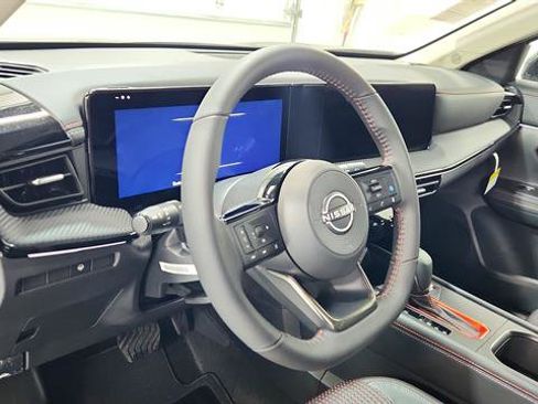 Used 2025 Nissan Kicks SR AWD/4WD image 10