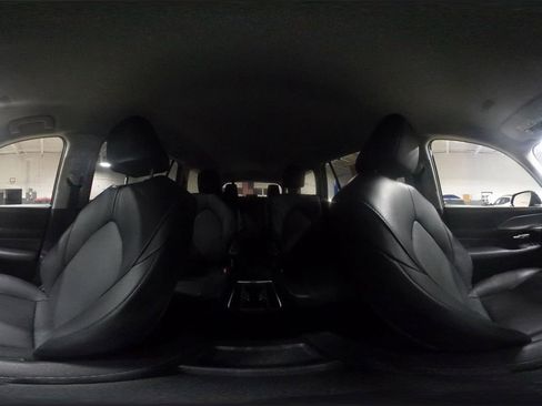 Used 2025 Toyota Grand Highlander XLE image 44