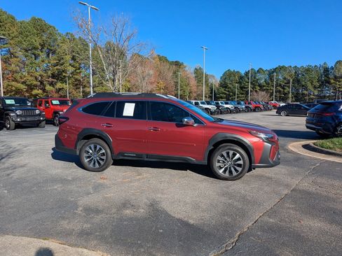 Used 2025 Subaru Outback Touring image 5