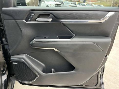 Used 2024 GMC Acadia Elevation image 27