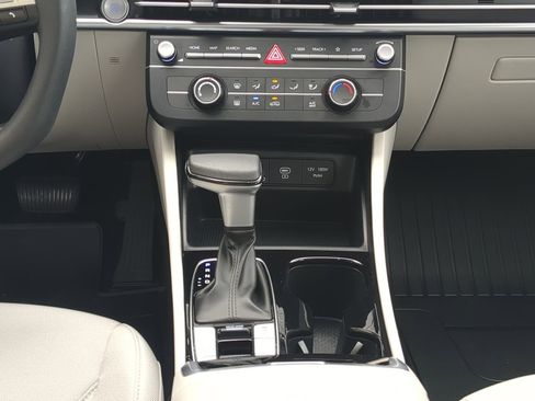 Certified 2025 Hyundai Tucson SE image 17