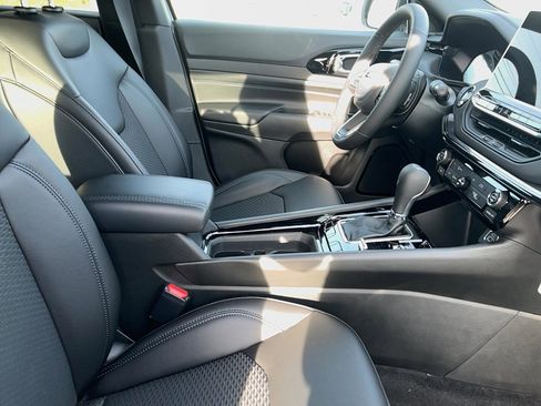New 2026 Jeep Compass Latitude AWD/4WD image 16
