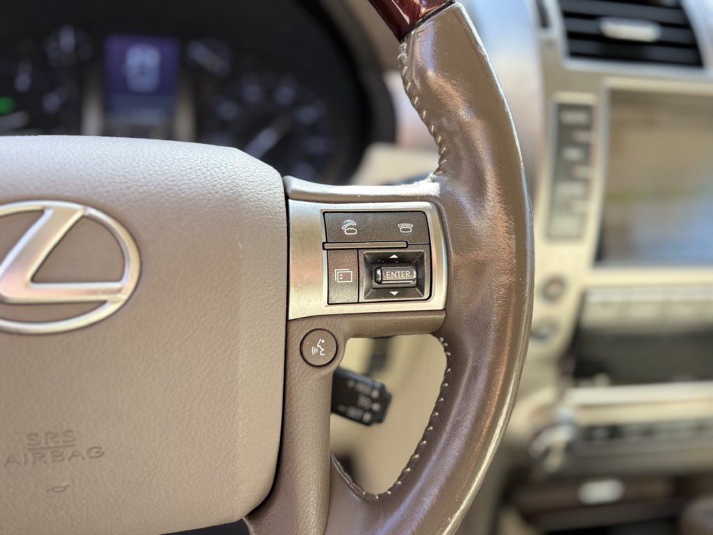 Used 2019 Lexus GX 460 Premium w/ Premium Package AWD/4WD image 17