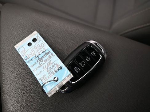 Used 2023 Hyundai Elantra SEL image 18