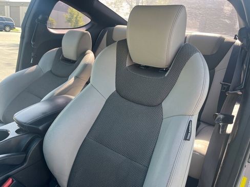 Used 2015 Hyundai Genesis 3.8 image 31