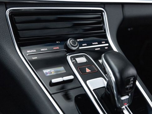 Certified 2023 Porsche Panamera 4 Platinum Edition w/ Assistance Package AWD/4WD image 26