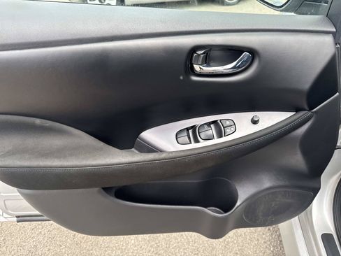 Used 2025 Nissan Leaf S FWD image 12