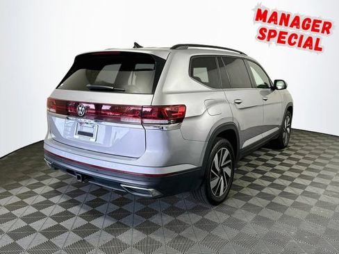 Used 2025 Volkswagen Atlas SE FWD image 8