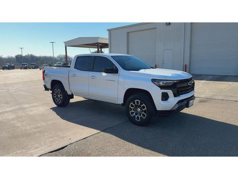 Used 2024 Chevrolet Colorado Z71 w/ Z71 Convenience Package 2 image 2