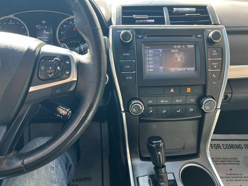 Used 2017 Toyota Camry XSE w/ Moonroof Package FWD image 19