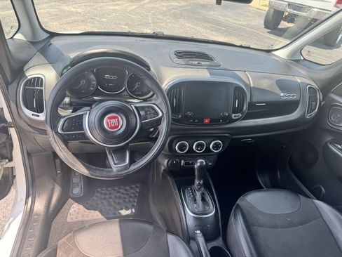 Used 2018 FIAT 500L Pop image 10
