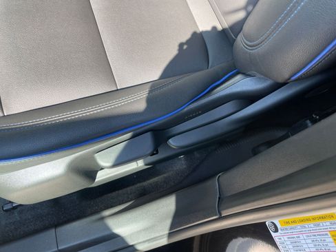 Used 2025 Buick Envista Sport Touring image 23