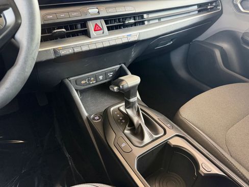 Used 2025 Kia K4 FWD image 40
