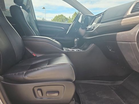 Used 2018 Toyota Highlander Limited w/ Protection Package #3 image 23