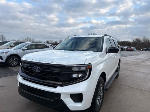 New 2025 Ford Expedition Active AWD/4WD image 13