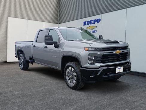 New 2026 Chevrolet Silverado 2500 Custom w/ Custom Value Package AWD/4WD image 7