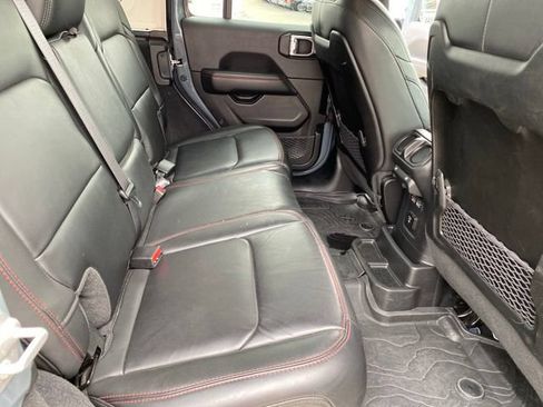 Used 2025 Jeep Wrangler Unlimited Rubicon AWD/4WD image 30
