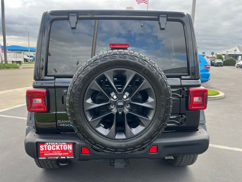 Used 2025 Jeep Wrangler Backcountry 4xe AWD/4WD image 16