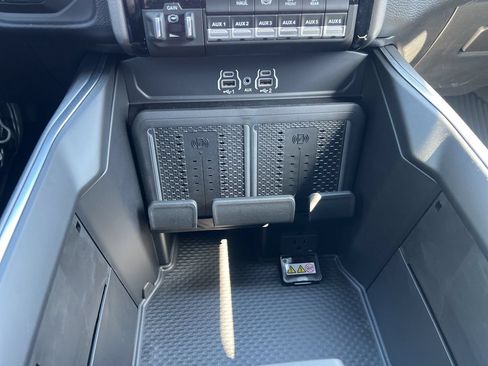 New 2026 RAM 2500 Big Horn AWD/4WD image 29