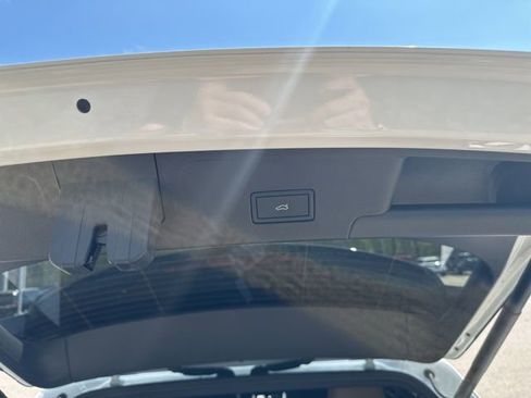 New 2026 Volkswagen Atlas Cross Sport SE AWD/4WD image 9