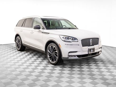 Used 2024 Lincoln Aviator Reserve w/ Equipment Group 201A image 8
