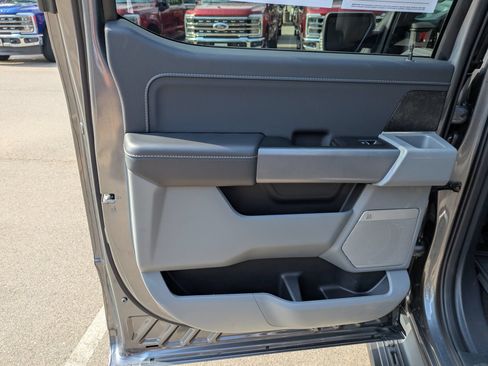 Certified 2025 Ford F150 Lightning Flash AWD/4WD image 31